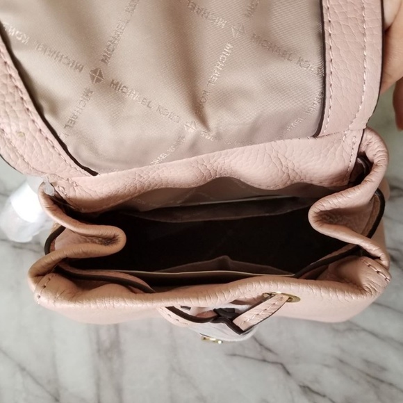 NWT Michael Kors Small Flap Cross body - Picture 4 of 6